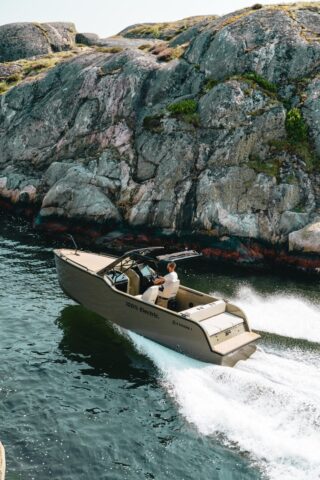 Hos Brandt Båt - upptäck X Shore 1, en eldriven daycruiser.