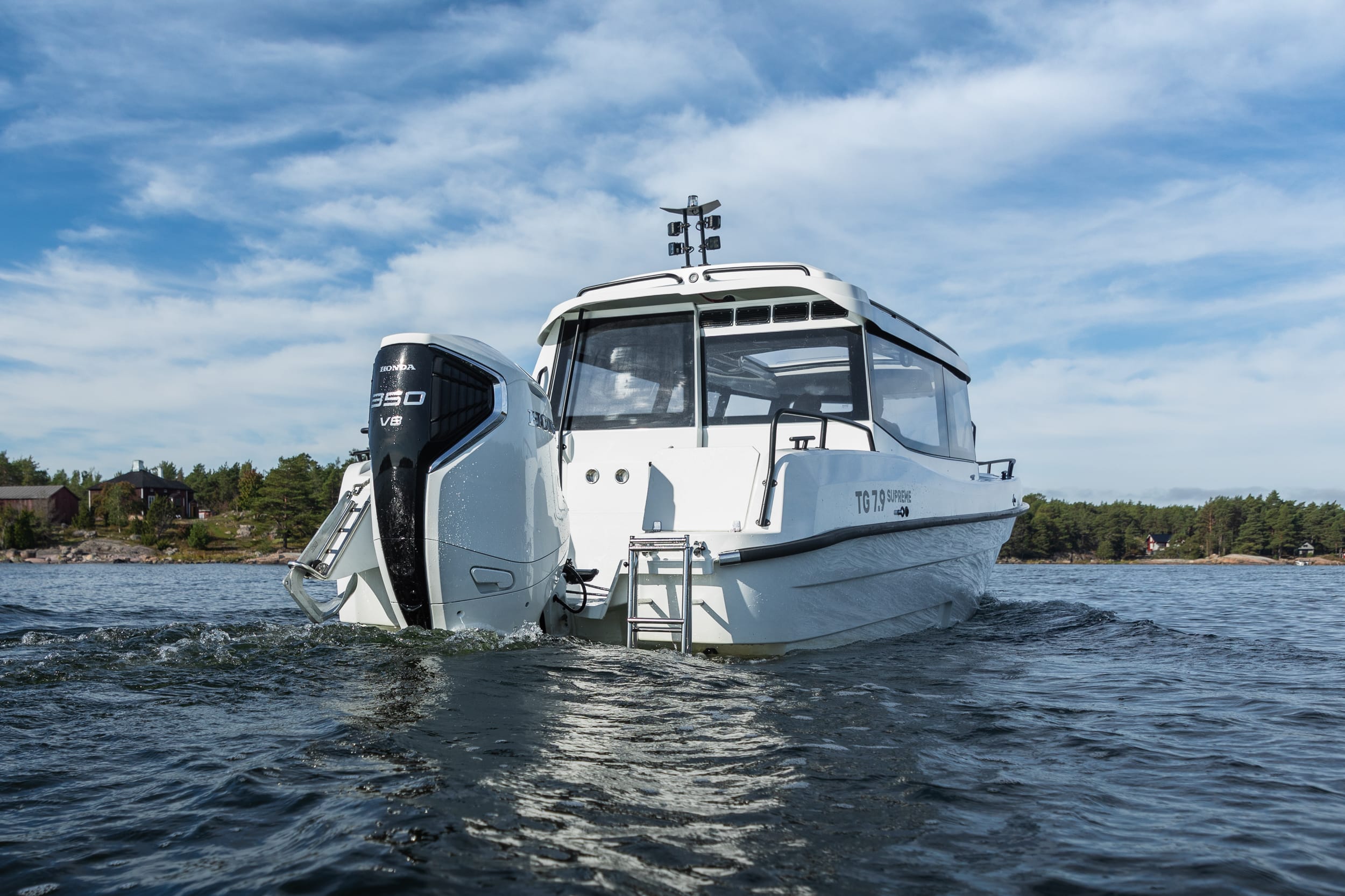 TG-7-9-Supreme-hos-brandt-bat-16