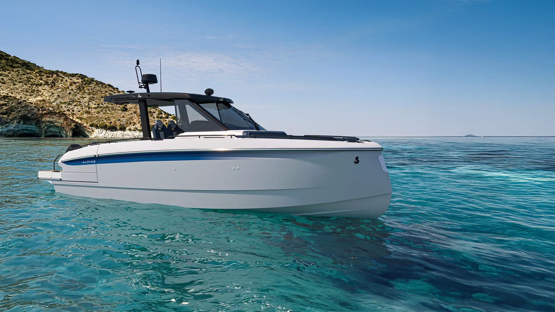 beneteau-gran-turismo-35-exterior-hos-brandt-bat-1-left-1920x1080