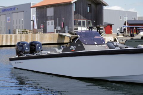 Goldfish 28 Tender - 2 x Mercury Racing 400